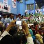 Sandiaga ke Emak-emak: Kaki Saya Jangan Dielus-Elus, Bikin Nggak Konsen
