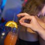 Jangan Ditiru, Lelaki Masukkan LSD ke Minuman Teman yang Sedang Sedih