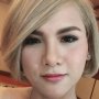 Adem Banget, Intip Penampilan Evelin Nada Anjani Berhijab saat Umrah