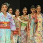 Suminagashi Java Dayak, Perpaduan Tiga Budaya Karya Anna Budiman