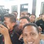 Kehebohan Wartawan Papua Tunggu Jokowi Datang ke Sentani