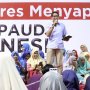 Di Surabaya, Sandiaga Ditantang Ribuan Guru PAUD Lakukan Ini
