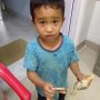 Tak Sengaja Lindas Anak Ayam, Bocah 6 Tahun Malah Mendadak Viral