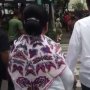 Terciduk Saling Mencari Tangan, Mesranya Pasangan Jokowi - Ibu Negara