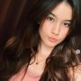 Nih 5 Gaya Liburan Kimmy Melissa yang Dekat dengan Stuart Collin