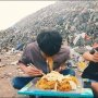 Youtuber Mukbang di Tempat Pembuangan Sampah, Awas Ikut Mual !