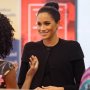 Kunjungi Sekolah Negeri, Pilihan Outfit Meghan Markle Picu Kontroversi