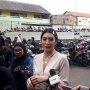 Romantis Bareng Suami, Begini Gaya Liburan Tyas Mirasih di Singapura