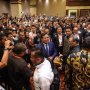 Akui Tak Punya Uang, Prabowo: Rakyat Lempar Air Mineral Ke Saya