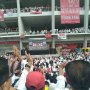 Tak Bisa Masuk, Pendukung Jokowi - Maruf Nobar di Luar Stadion GBK