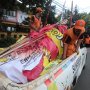 4 Kreasi Aksesoris Motor dari Bekas Alat Peraga Kampanye, Keren Pol!
