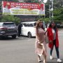 Dewi Perssik Ngacir Usai Diperiksa Polisi
