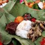 Berburu Kuliner Legendaris 4 Nasi Jamblang Khas Cirebon