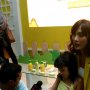 Artika Sari Devi : Demi Quality Time, Anak Boleh Main Gadget Cuma 30 Menit