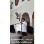 Kesal Disindir, Jemaah Masjid Pulangkan Karpet Pemberian Caleg Gagal