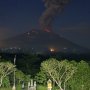 Gunung Agung 2 Kali Erupsi, Bali Dihujani Abu Vulkanik