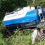 Sopir Tidak Menguasai Medan, Truk BBM Masuk ke Jurang