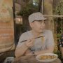 Raditya Dika Temukan Warung Indomie yang Lezatnya Hakiki di Thailand