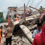 Satu Rumah Tiba-tiba Roboh di Johar Baru, 2 Ibu-ibu dan 4 Anak Terjebak