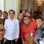 Sebelum May Day, Presiden Buruh Tersenyum Lebar Bareng Jokowi di Istana