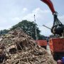 Jakarta Banjir, Anies Minta Keruk Sampah Pintu Air Manggarai Tanpa Henti