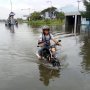 Tergenang Banjir, Jalan Raya Porong Sidoarjo Ditutup