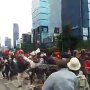 Aksi May Day Sempat Ricuh dekat Bundaran HI, Pagar Pembatas Jalan Roboh