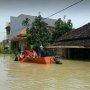 Saat Bagikan Bantuan, Pelajar SMP Tewas Terseret Arus Banjir Kali Lamong