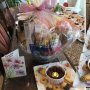 Sambut Ramadan, Ibu di Kanada Ini Bagi-Bagi Parsel Kue ke Tetangga