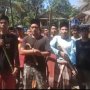 Viral, Santri Pendukung Prabowo-Sandi Tenteng Golok hingga Senapan Angin