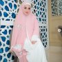 Non-Muslim Tapi Sering Berbaju Muslimah, Celine Evangelista Didoakan Mualaf