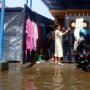 Banjir Surut, Warga Tambak Beras Mulai Bersihkan Rumah