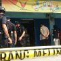 Simpan Bom Rakitan, Polisi Olah TKP Gerai Ponsel Wanky Cell Bekasi