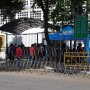 Tentara dan Brimob Bersenjata Jaga KPU Jelang Demo Diskualifikasi Jokowi