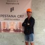 Begini Aksi Cristiano Ronaldo Bergaya dengan Helm Proyek