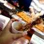 Bikin Risih, Jangan Makan Sambil Lakukan Ini Saat di Jepang
