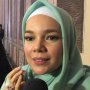 Dewi Sandra Menangis Saat Masjid Al Aqsa Diserang
