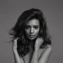 Protes UU Aborsi, Model Emily Ratajkowsi Unggah Foto Telanjang