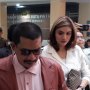 Dicecar Pengacara Kriss Hatta soal Ayah Tiri, Hilda Vitria Mewek