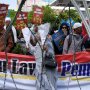 Beda Tuntutan, Dua Massa Pendemo Geruduk Kantor Bawaslu RI