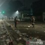 Demo Bawaslu Ricuh, Kawat Berduri Jebol, Wartawan Tunggang Langgang