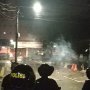 Makin Rusuh, Polisi Ancam Tembakan Senjata Laras Panjang ke Pendemo Bawaslu