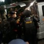 Anggota Brimob Tumbang Terkena Lemparan Batu Pendemo 22 Mei di Bawaslu