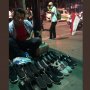 Cuit Wartawan Asing Ditawari Sepatu Rp 100 Ribu saat Kerusuhan 22 Mei