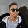 Aksi Lewis Hamilton Geber Mobil Kesayangan, Sukses Curi Perhatian