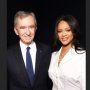 Rihanna Pakai Blazer Dress Putih di Peluncuran Fenty