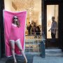 Towelkini, Handuk Sekaligus Bikini yang Viral Ini Dihujat Warganet