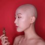 Lawan Penyakit, Beauty Vlogger Ini Mantap Gunduli Rambut dengan Terisak
