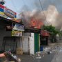 Satu Rumah Makan Ludes Terbakar di Depok