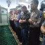 Ratusan Polisi di Solo Gelar Salat Gaib Untuk Ani Yudhoyono